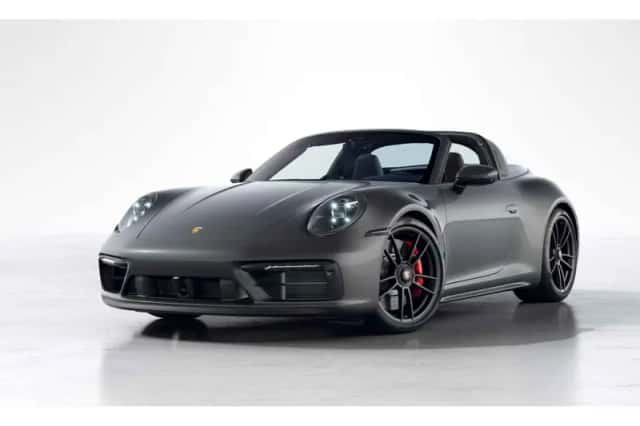 Porsche 911 (2023) thumbnail 1