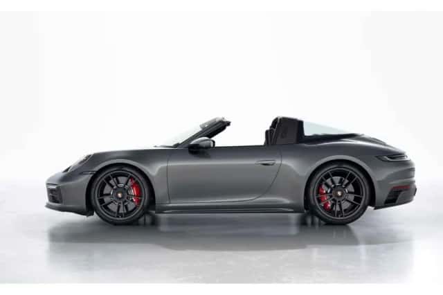 Porsche 911 (2023) thumbnail 5