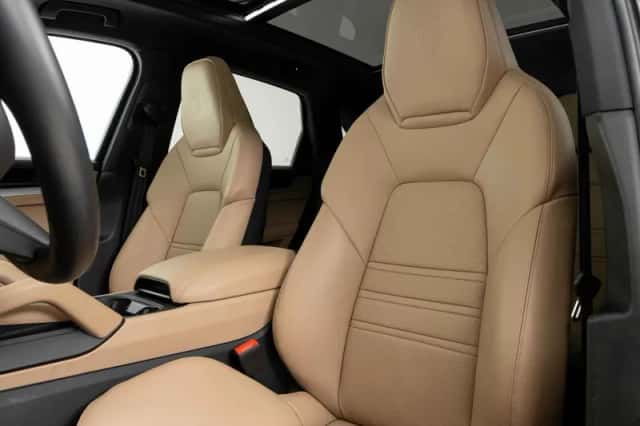 Porsche Cayenne (2024) thumbnail 4