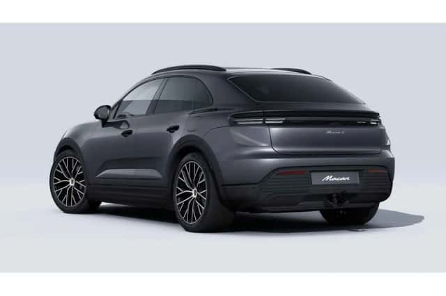 Porsche Macan (2025) thumbnail 2