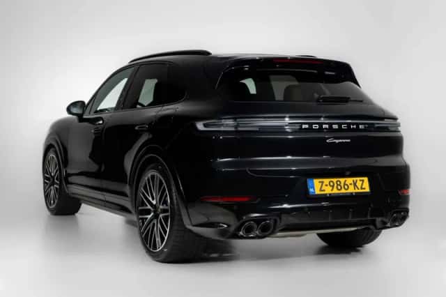 Porsche Cayenne (2024) thumbnail 6