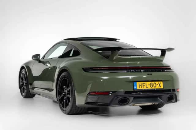Porsche 911 (2025) thumbnail 6