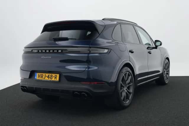 Porsche Cayenne (2025) thumbnail 5