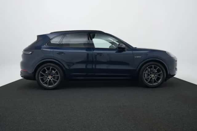 Porsche Cayenne (2025) thumbnail 6