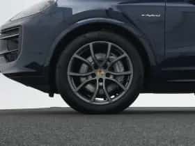 Porsche Cayenne (2025) thumbnail 7