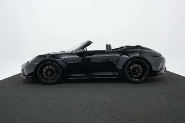 Porsche 911 (2026) thumbnail 2
