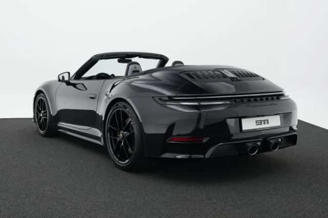 Porsche 911 (2026) thumbnail 3