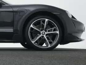 Porsche Taycan (2022) thumbnail 41
