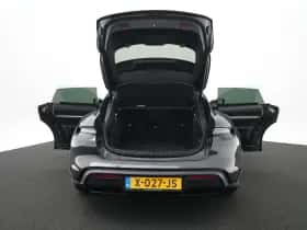 Porsche Taycan (2022) thumbnail 45