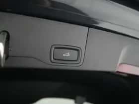 Porsche Taycan (2022) thumbnail 46