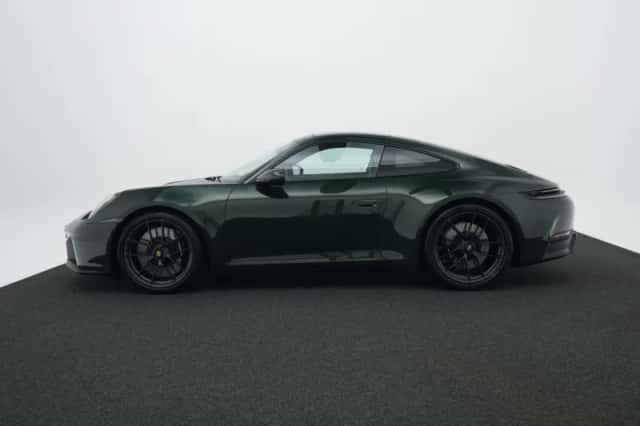 Porsche 911 (2026) thumbnail 2