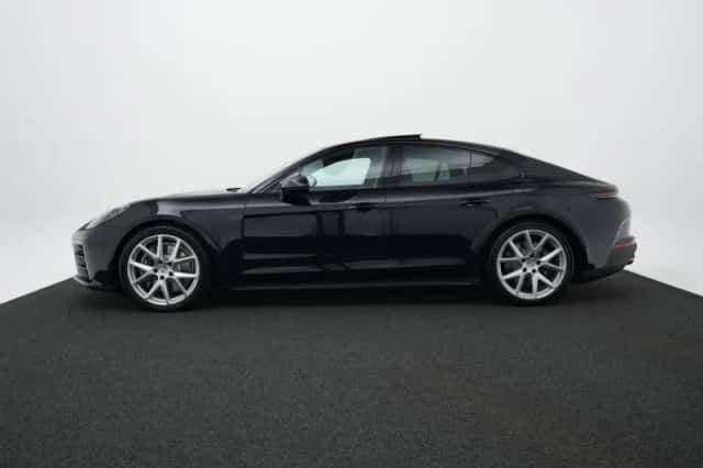 Porsche Panamera (2025) thumbnail 2