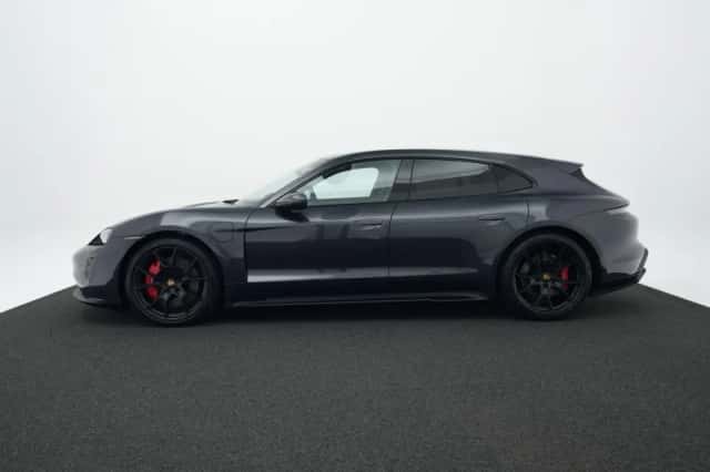 Porsche Taycan (2023) thumbnail 2