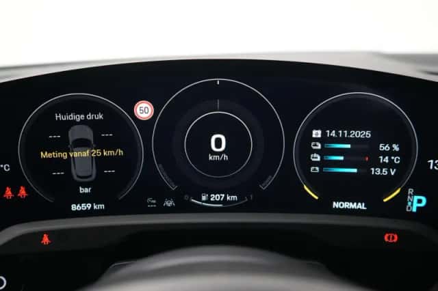 Porsche Taycan (2023) thumbnail 6