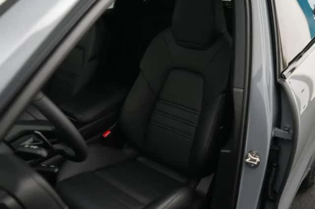 Porsche Cayenne (2026) thumbnail 4