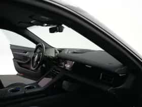 Porsche Taycan (2024) thumbnail 24