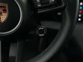 Porsche Taycan (2024) thumbnail 8