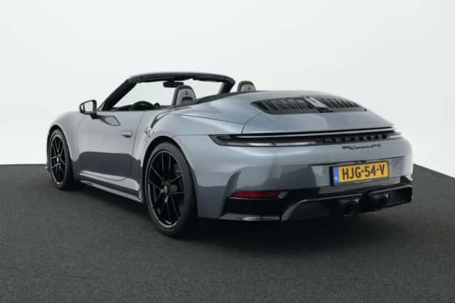 Porsche 911 (2024) thumbnail 3