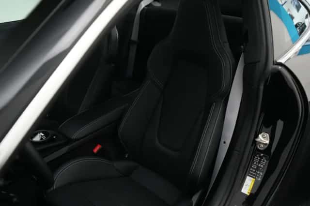 Porsche 911 (2026) thumbnail 4