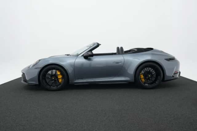 Porsche 911 (2026) thumbnail 2