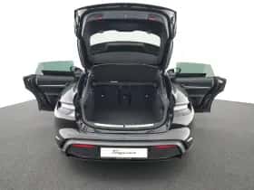 Porsche Taycan (2025) thumbnail 44