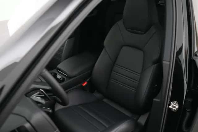 Porsche Cayenne (2026) thumbnail 4