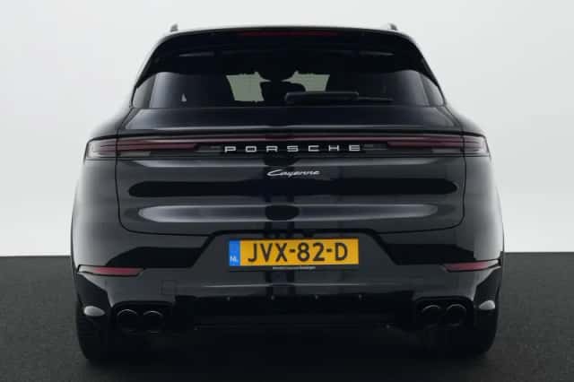 Porsche Cayenne (2026) thumbnail 4