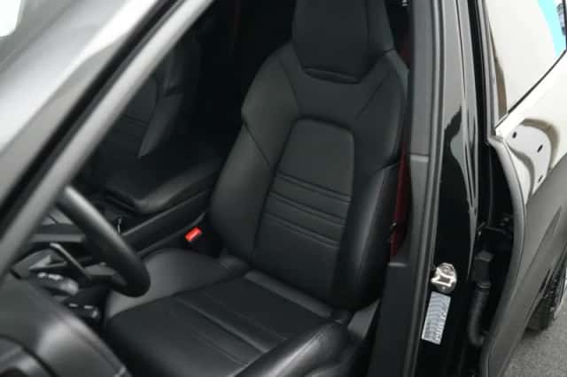 Porsche Cayenne (2024) thumbnail 4