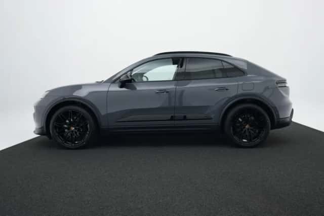 Porsche Macan (2026) thumbnail 2