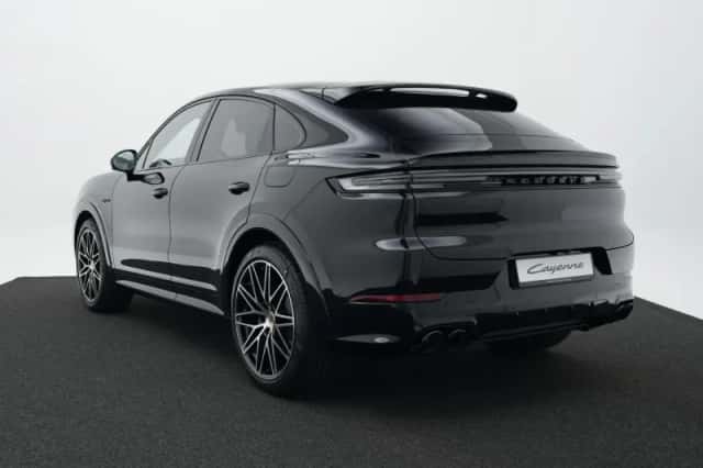 Porsche Cayenne (2026) thumbnail 3