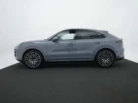 Porsche Cayenne (2024) thumbnail 2