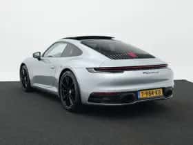 Porsche 911 (2021) thumbnail 3
