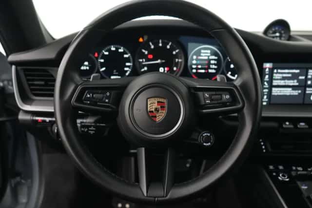 Porsche 911 (2021) thumbnail 5