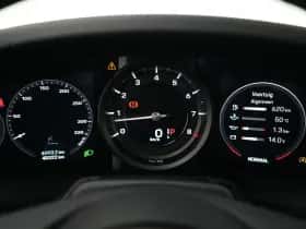 Porsche 911 (2021) thumbnail 6