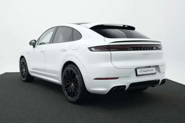 Porsche Cayenne (2026) thumbnail 3