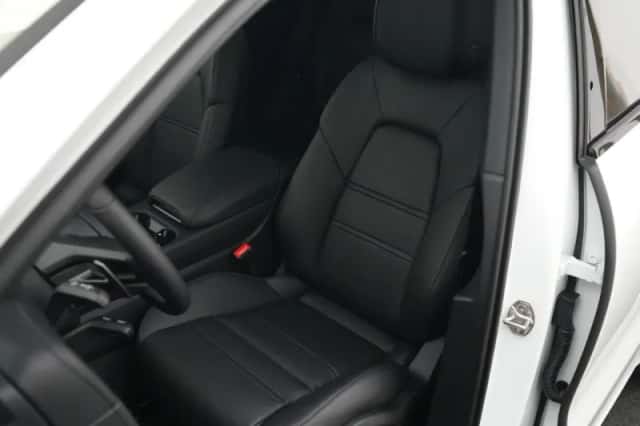 Porsche Cayenne (2026) thumbnail 4