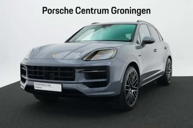 Porsche Cayenne (2023) thumbnail 1