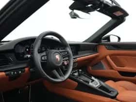 Porsche 911 (2025) thumbnail 17
