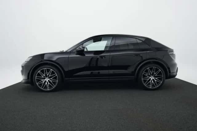 Porsche Macan (2026) thumbnail 2