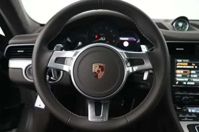 Porsche 911 (2013) thumbnail 5
