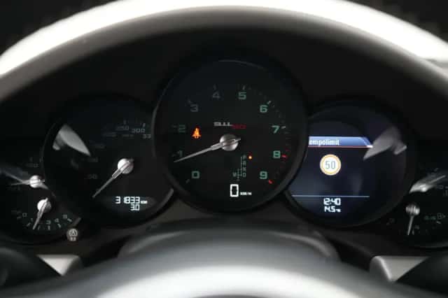 Porsche 911 (2013) thumbnail 6