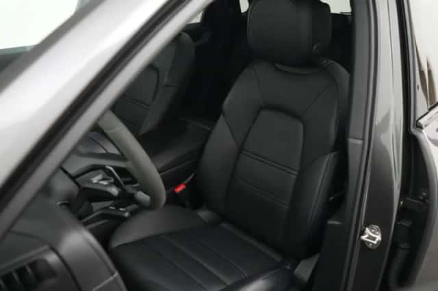 Porsche Cayenne (2024) thumbnail 4