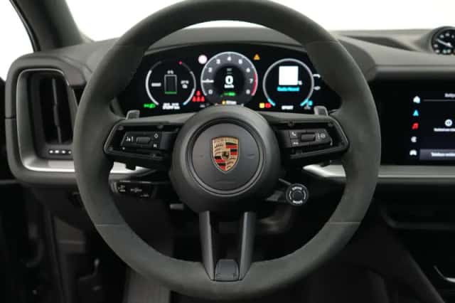 Porsche Cayenne (2024) thumbnail 5