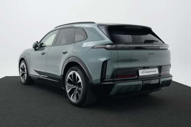 Porsche Cayenne (2026) thumbnail 3