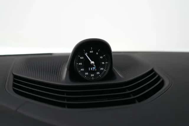 Porsche Taycan (2026) thumbnail 5