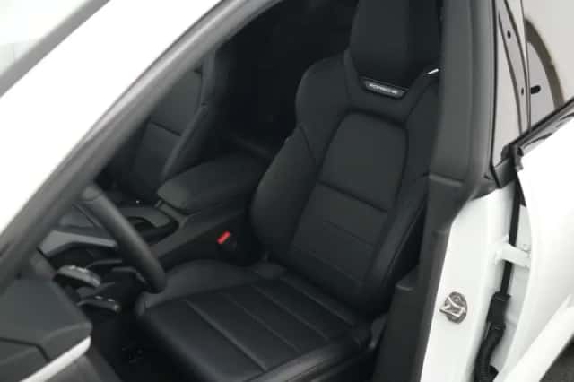 Porsche Macan (2026) thumbnail 4