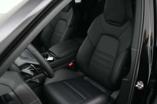 Porsche Cayenne (2026) thumbnail 4