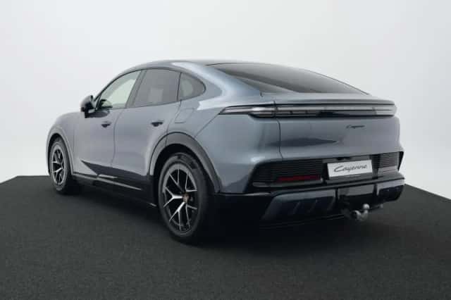 Porsche Cayenne (2026) thumbnail 3