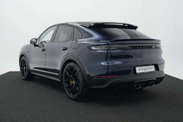 Porsche Cayenne (2026) thumbnail 3