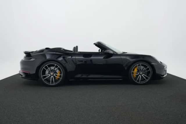 Porsche 911 (2022) thumbnail 6